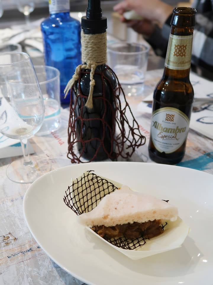 'Huerto-Ganado-Puerto'. El Pescaíto de Carmela. Marqués de Gerona, 12.