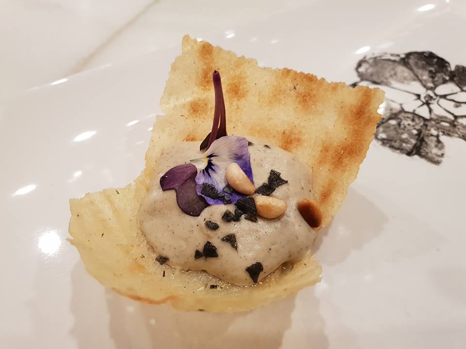 ‘Huevo ajonegro’. Ajo Negro. Ancha de Gracia, 3. 