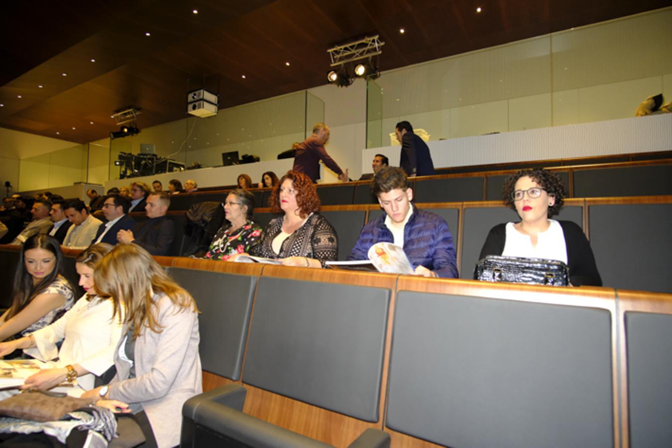 El Centro de Formación Profesional La Inmaculada acoge la entrega de los premios a seis restauradores y establecimientos de la provincia de Granada