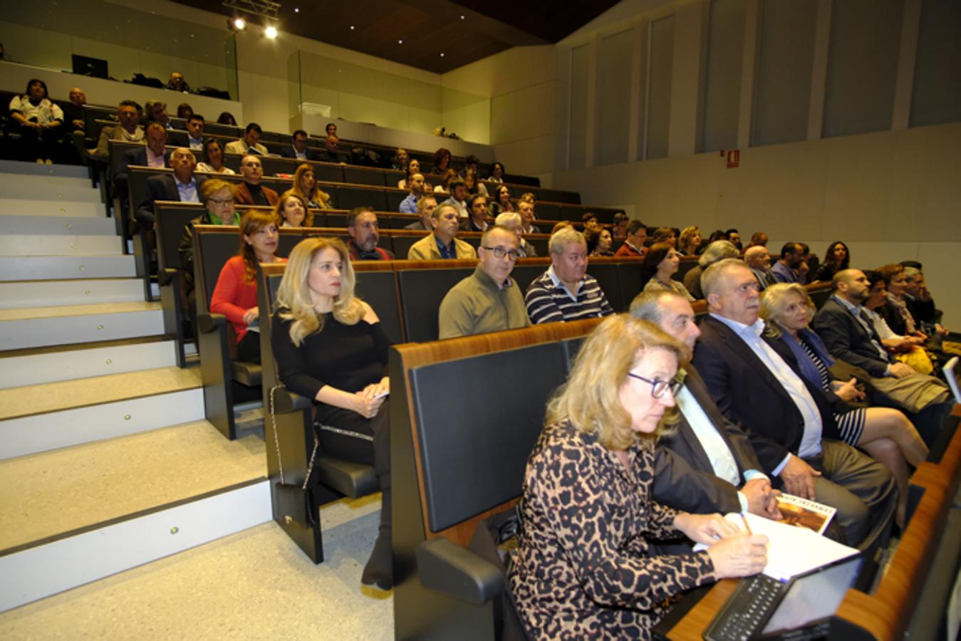 El Centro de Formación Profesional La Inmaculada acoge la entrega de los premios a seis restauradores y establecimientos de la provincia de Granada