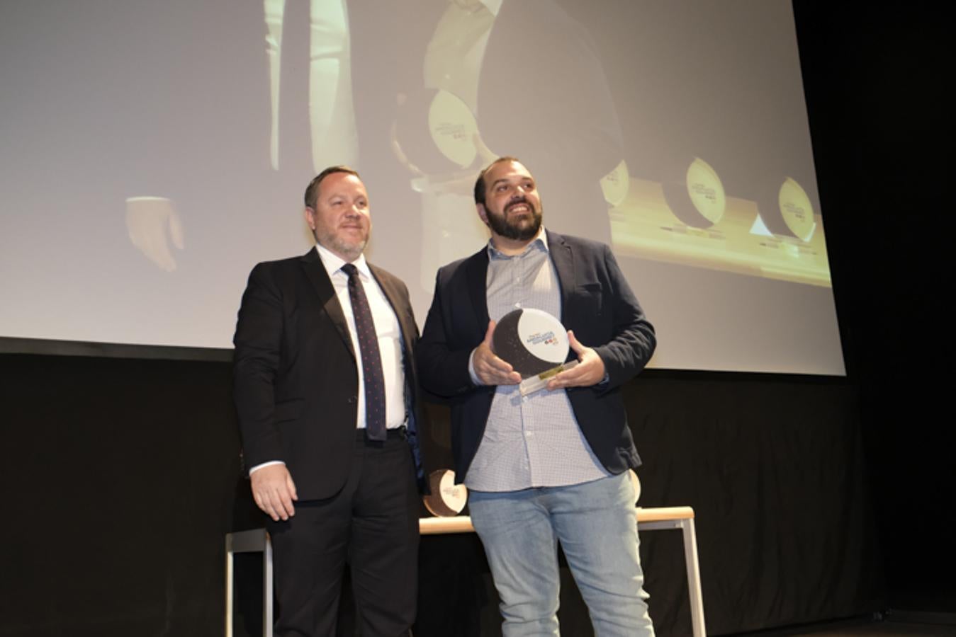 El Centro de Formación Profesional La Inmaculada acoge la entrega de los premios a seis restauradores y establecimientos de la provincia de Granada