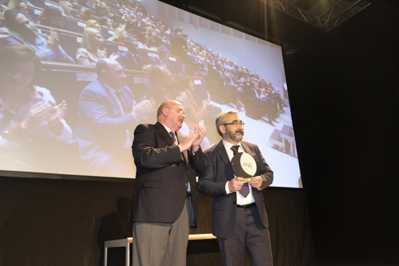 El Centro de Formación Profesional La Inmaculada acoge la entrega de los premios a seis restauradores y establecimientos de la provincia de Granada