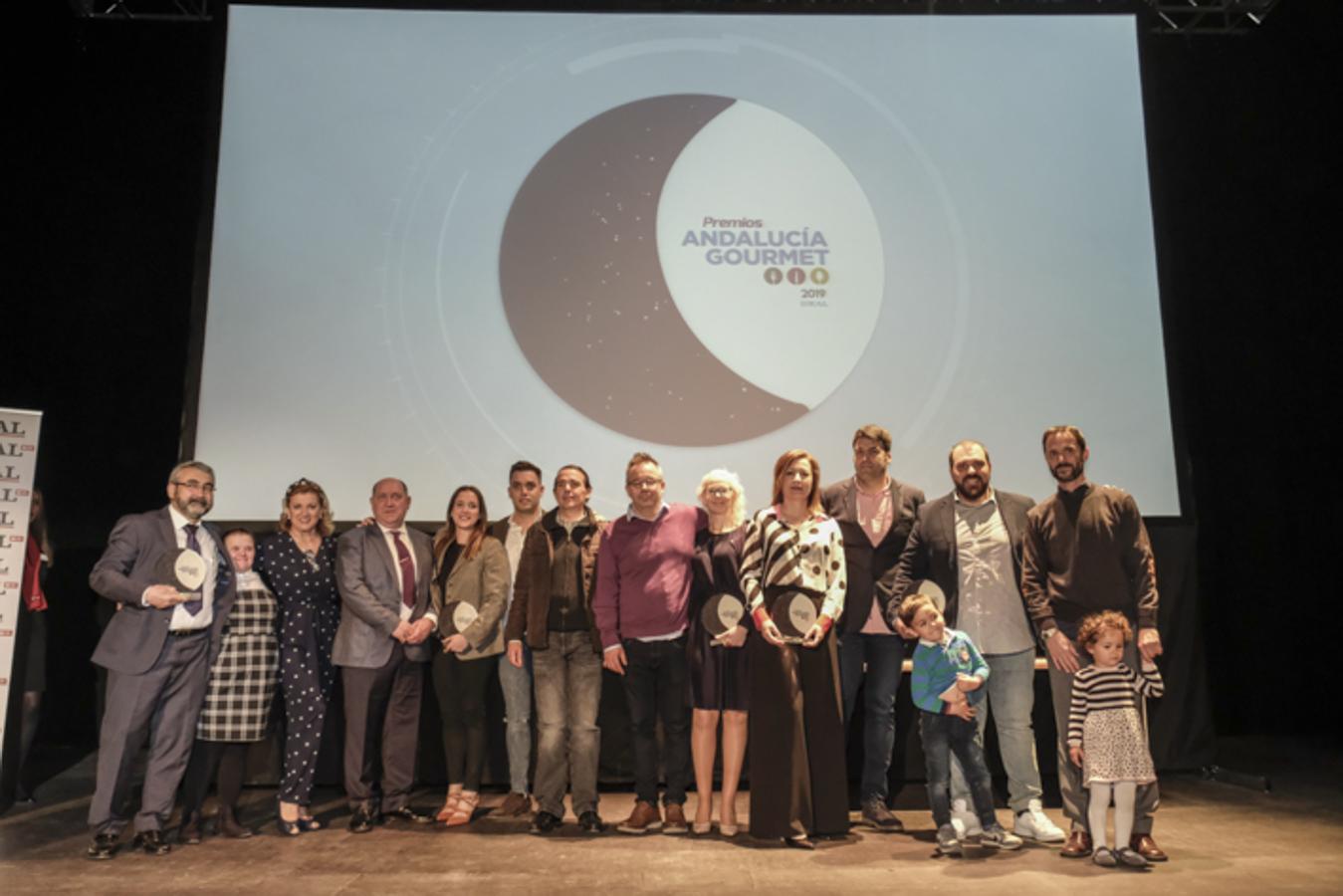 El Centro de Formación Profesional La Inmaculada acoge la entrega de los premios a seis restauradores y establecimientos de la provincia de Granada