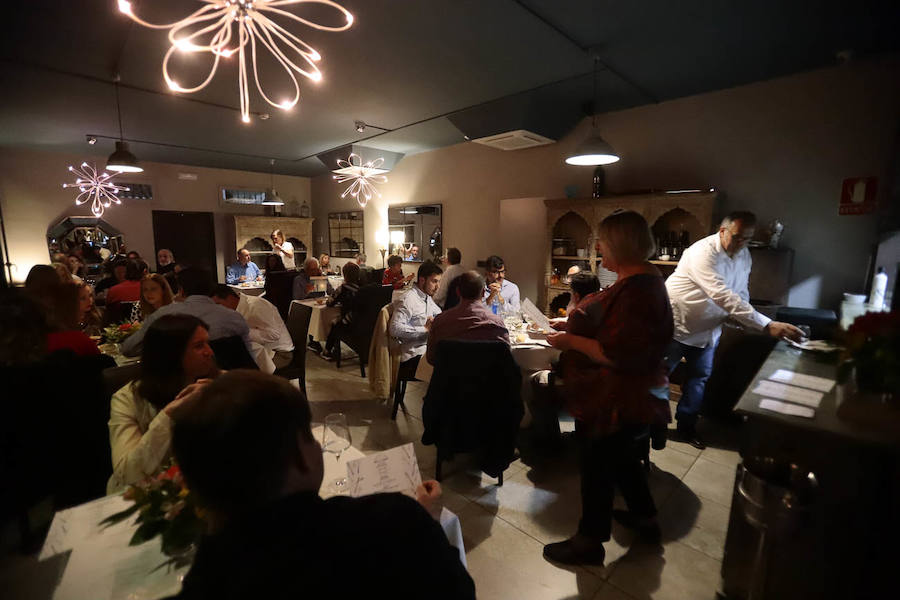 Por segundo año consecutivo el chef del Hotel Miba, José de la Blanca, reunió a casi una veintena de cocineros para conmemorar unas jornadas en honor al cocinero Emilio Cervilla. Una noche para el recuerdo, llena de connotaciones emotivas, pero sobre todo cargada de compañerismo gastronómico.