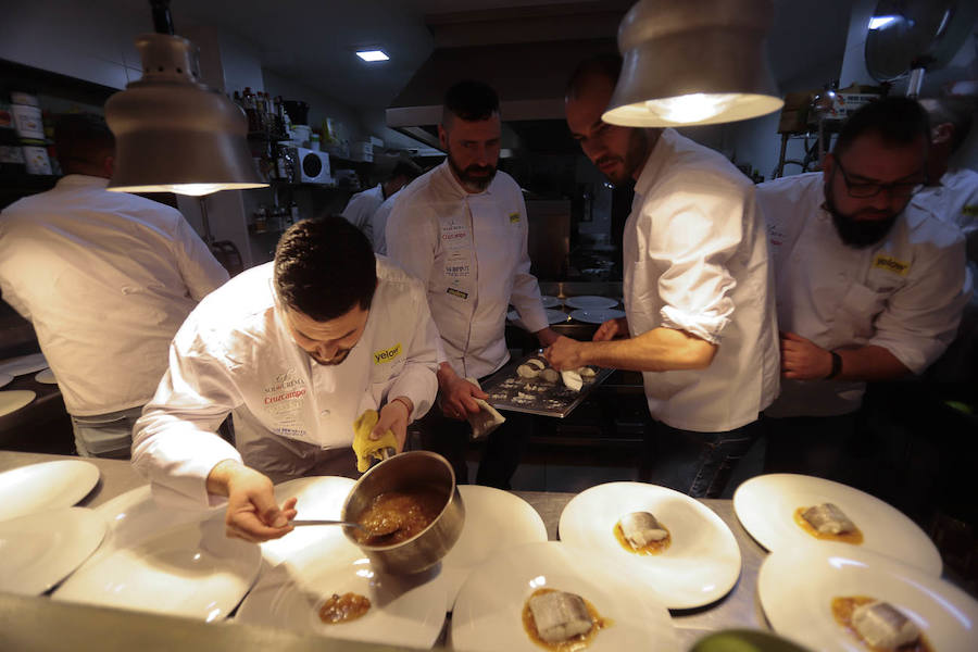 Por segundo año consecutivo el chef del Hotel Miba, José de la Blanca, reunió a casi una veintena de cocineros para conmemorar unas jornadas en honor al cocinero Emilio Cervilla. Una noche para el recuerdo, llena de connotaciones emotivas, pero sobre todo cargada de compañerismo gastronómico.