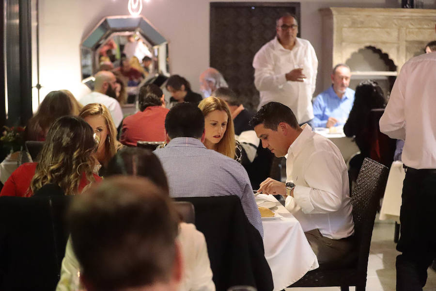 Por segundo año consecutivo el chef del Hotel Miba, José de la Blanca, reunió a casi una veintena de cocineros para conmemorar unas jornadas en honor al cocinero Emilio Cervilla. Una noche para el recuerdo, llena de connotaciones emotivas, pero sobre todo cargada de compañerismo gastronómico.