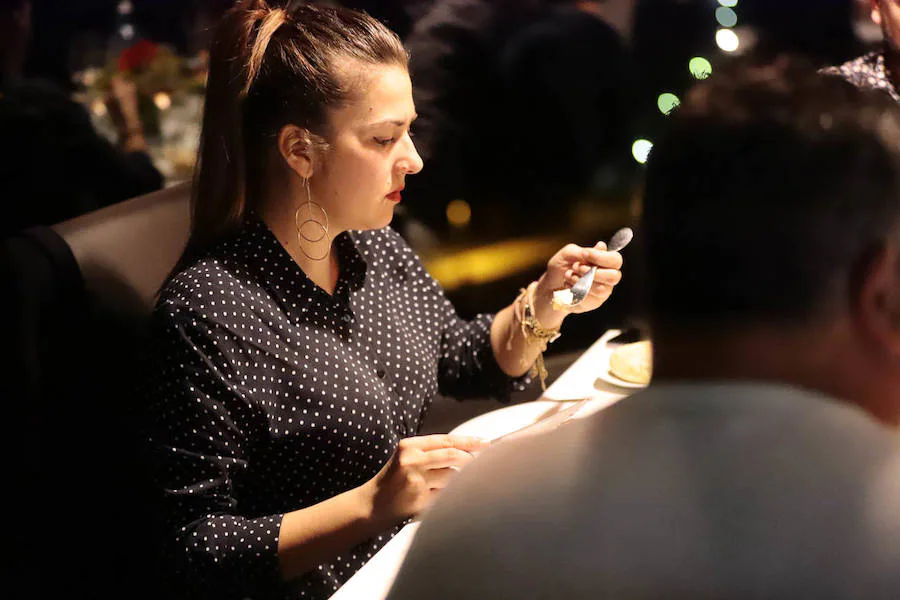 Por segundo año consecutivo el chef del Hotel Miba, José de la Blanca, reunió a casi una veintena de cocineros para conmemorar unas jornadas en honor al cocinero Emilio Cervilla. Una noche para el recuerdo, llena de connotaciones emotivas, pero sobre todo cargada de compañerismo gastronómico.