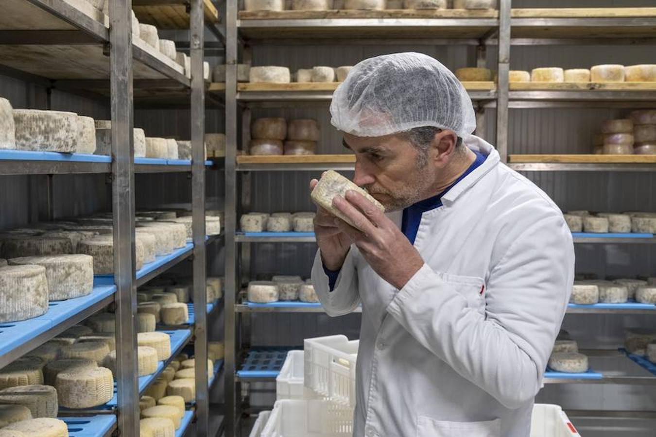 Con algo más de un año de vida y como producto estrella la leche de vaca para elaborar sus quesos y un yogur artesano exquisito, Granja Maravillas es un referente en la provincia. 