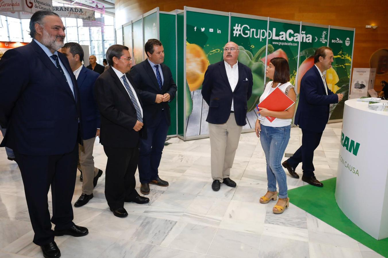 Las autoridades visitan en Granada Gourmet