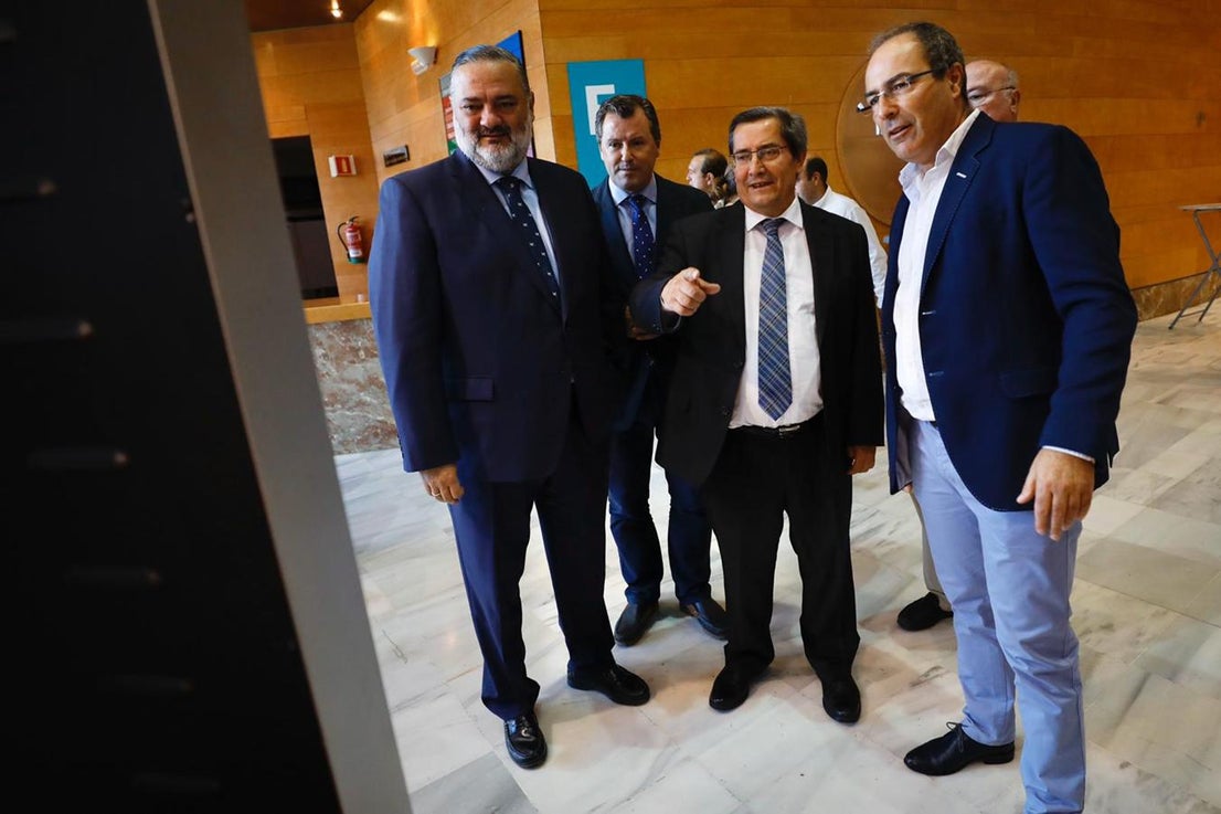 Las autoridades visitan en Granada Gourmet