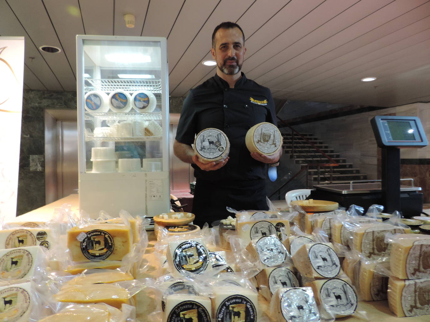 Empresas e instituciones muestran sus mejores productos en Granada Gourmet 