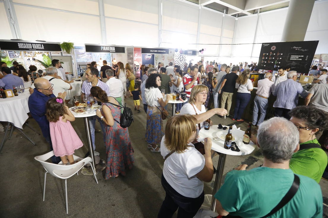 Magnífico ambiente en la zona dedicada a estos locales en el Palacio de Congresos