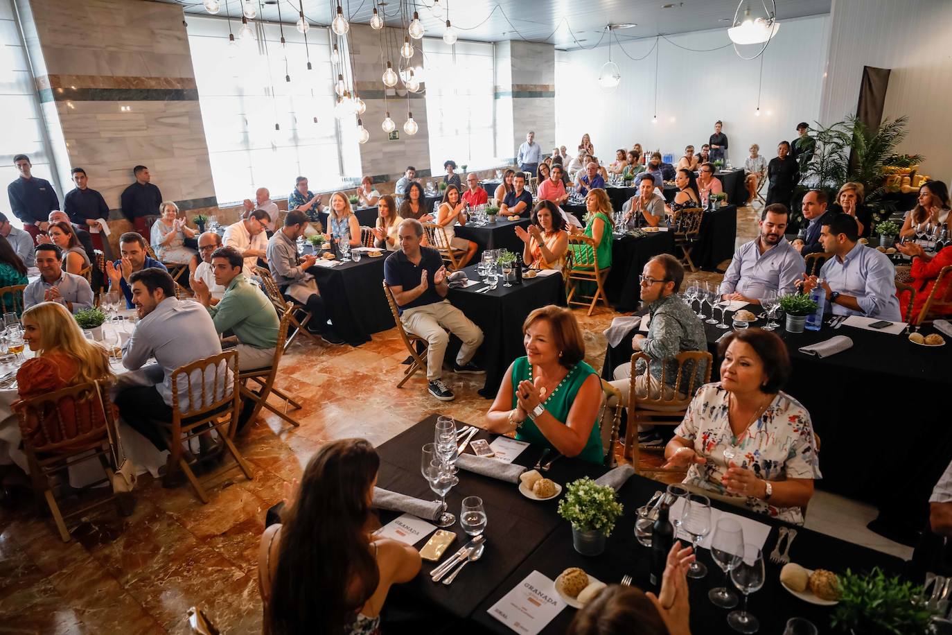 Carme Ruscalleda recibe el premio de Granada Gourmet, un congreso que se ha rendido a su cercanía y sencillez