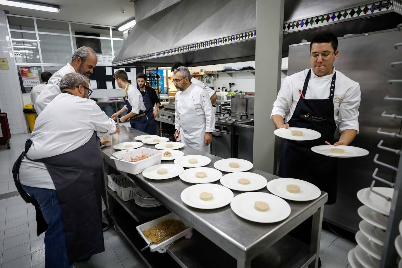 Carme Ruscalleda recibe el premio de Granada Gourmet, un congreso que se ha rendido a su cercanía y sencillez