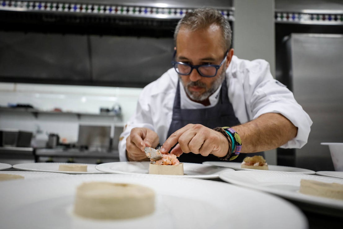 Carme Ruscalleda recibe el premio de Granada Gourmet, un congreso que se ha rendido a su cercanía y sencillez