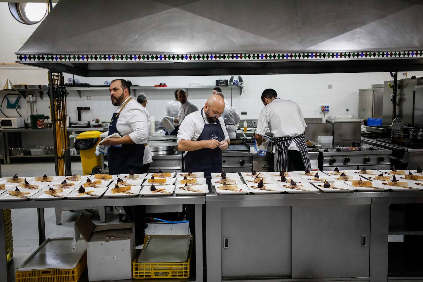 Carme Ruscalleda recibe el premio de Granada Gourmet, un congreso que se ha rendido a su cercanía y sencillez