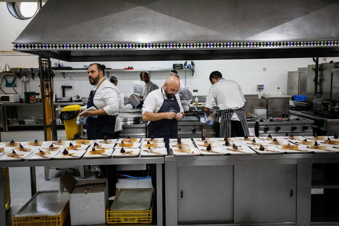 Carme Ruscalleda recibe el premio de Granada Gourmet, un congreso que se ha rendido a su cercanía y sencillez