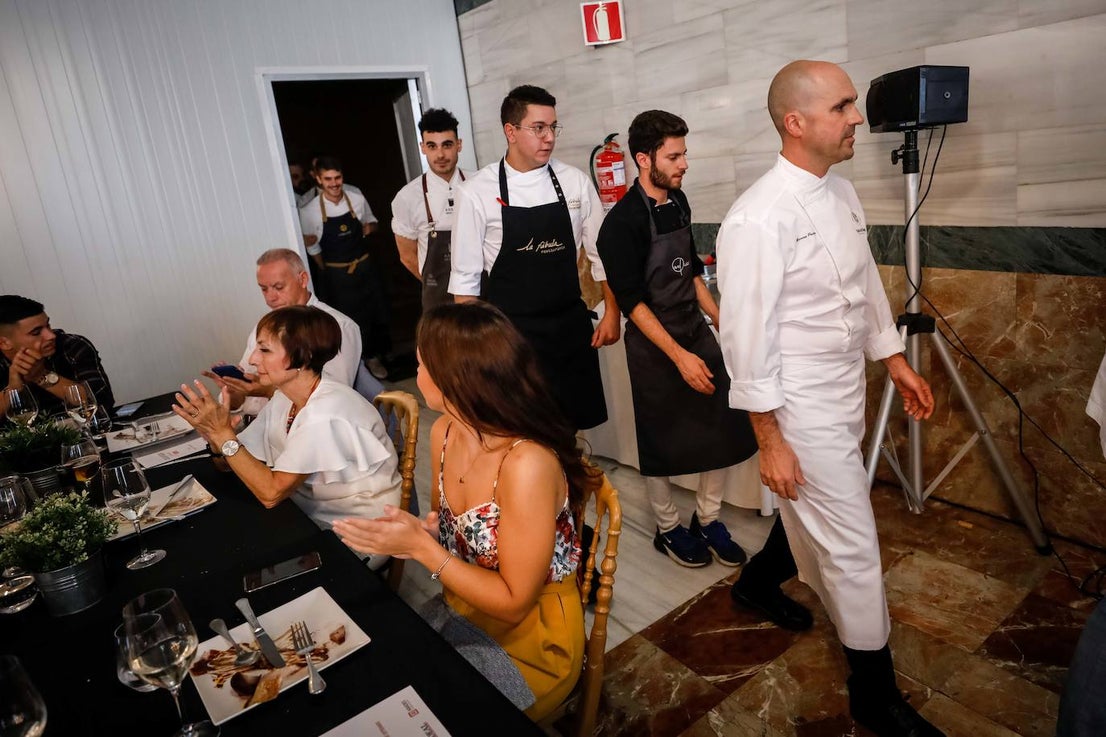 Carme Ruscalleda recibe el premio de Granada Gourmet, un congreso que se ha rendido a su cercanía y sencillez