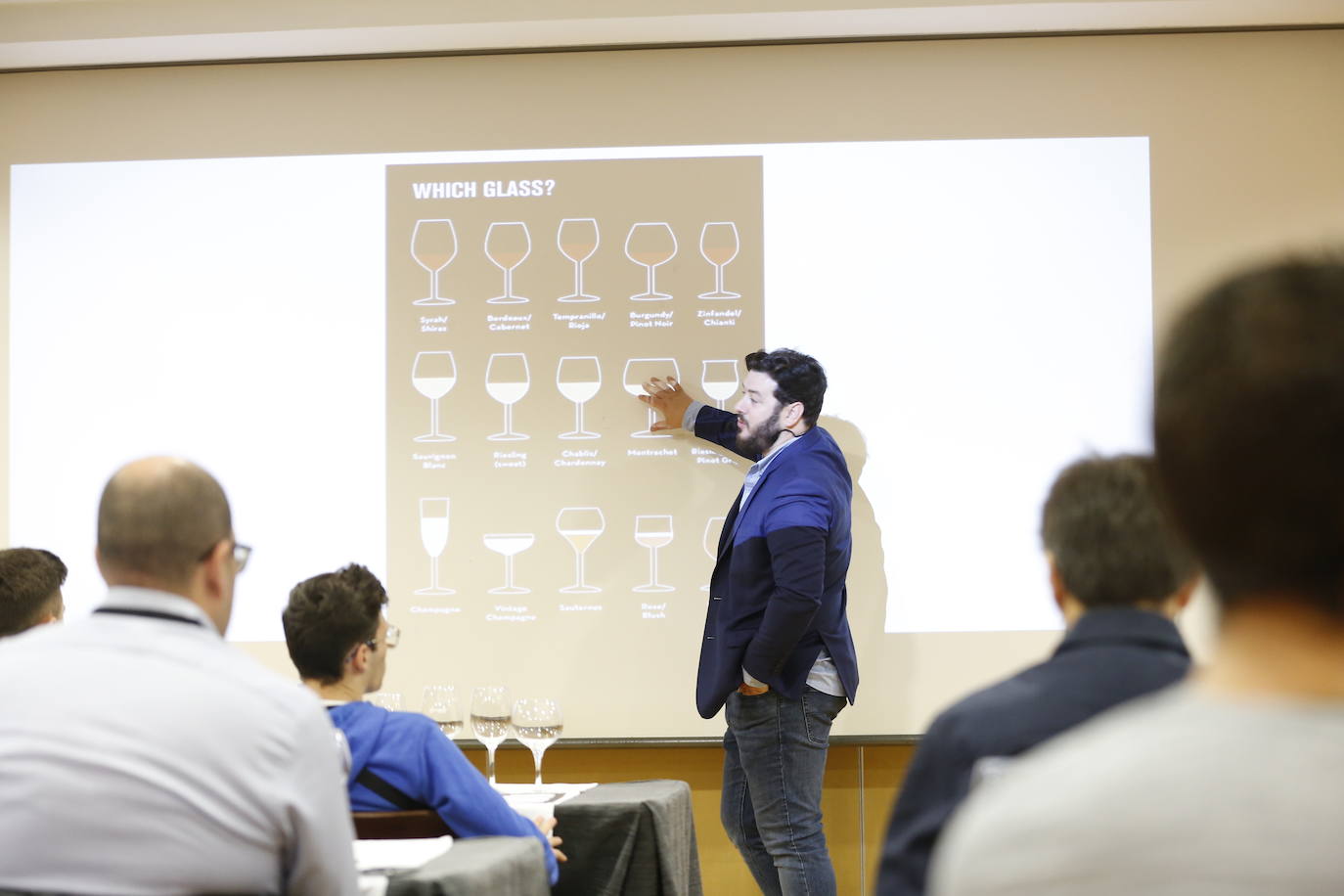 La importancia de la copa en una cata