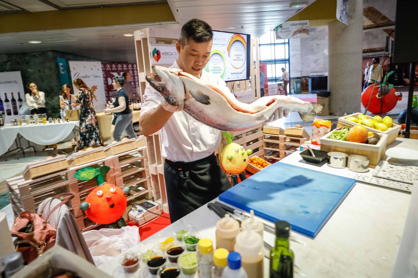 Un experto en cocina japonesa desvela los secretos del ronqueo del salmón