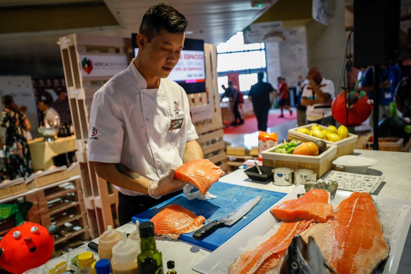 Un experto en cocina japonesa desvela los secretos del ronqueo del salmón