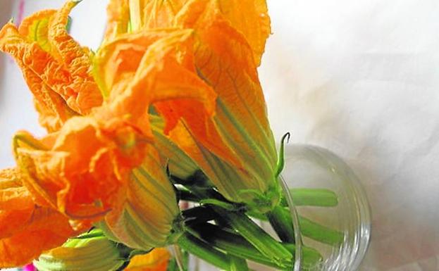 Las flores de calabacín, un producto estrella. 
