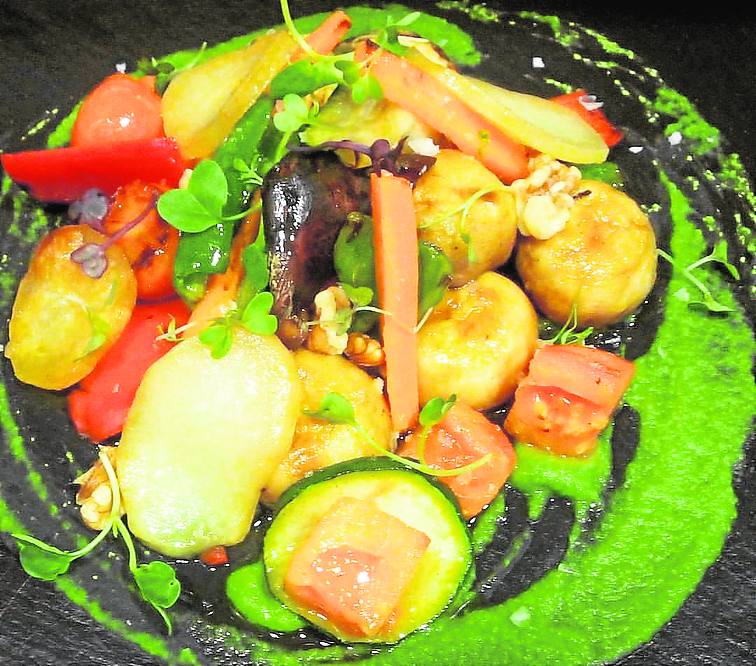 La ensalada de verduras a la parrilla de Casa Piolas.