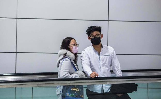 Así son los primeros 5 días del coronavirus: cuánto tarda en dar síntomas y en ser contagioso