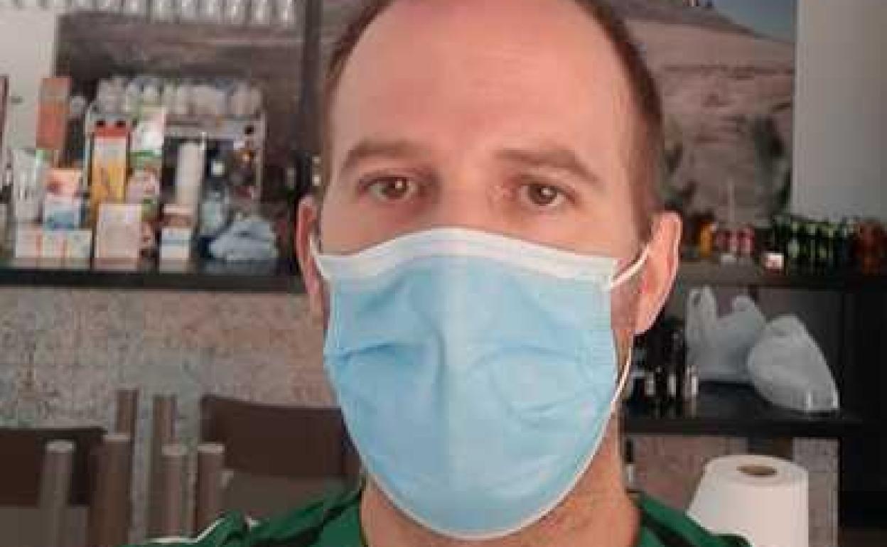 El Yantar de los Montes de Granada: «Un bar de amigos donde se vive con alegría y se come fenomenal»