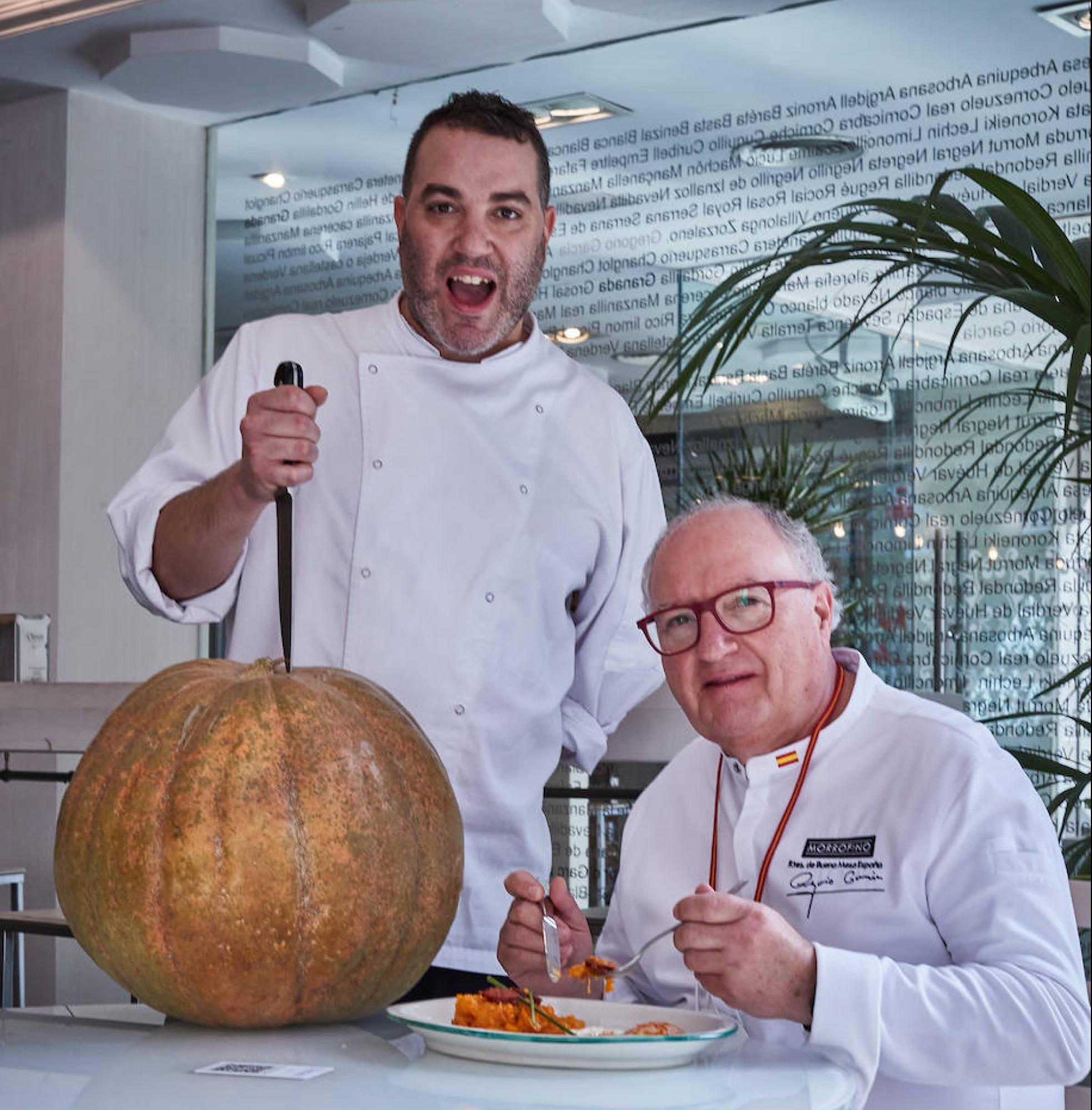 Gregorio García, padre e hijo, incluyen la calabaza en varios platos de la carta de otoño del restaurante Oleum. 