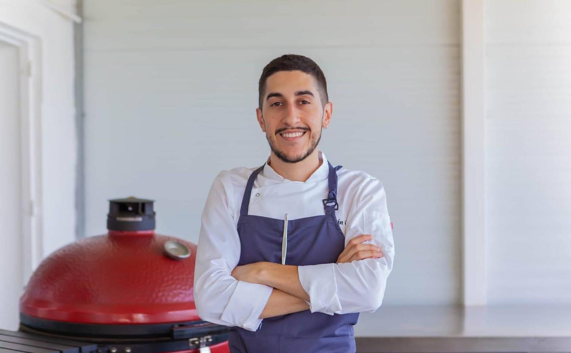 El joven cocinero de 22 años es una de las grandes promesas de la cocina nacional y estudia en la Escuela de Hostelería La Inmaculada.