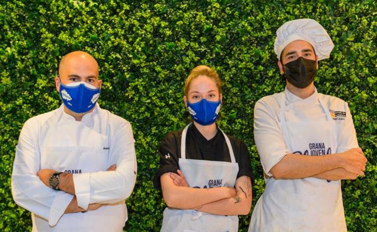 Los tres finalistas de la presente edición del concurso GranajoveChef.