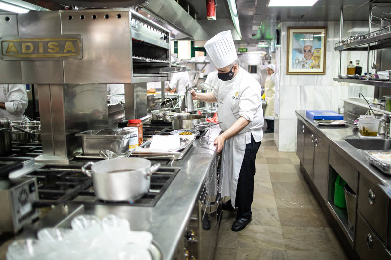 La cocina hecha arte ha sido la constante del menú con estrella Michelin que se ha disfrutado hoy en Ruta del Veleta