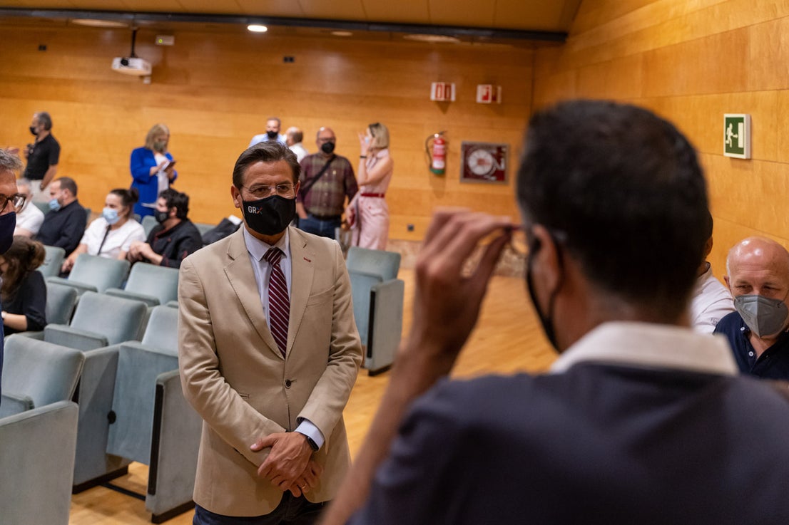 En el evento, Gregorio García, presidente de la Federación de Hostelería, anunció un foro de debate y reflexión sobre la gastronomía granadina