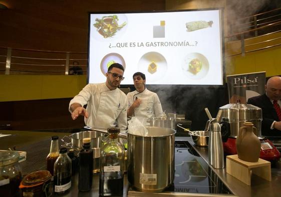 El cocinero Txema Urda en Granada Gourmet.