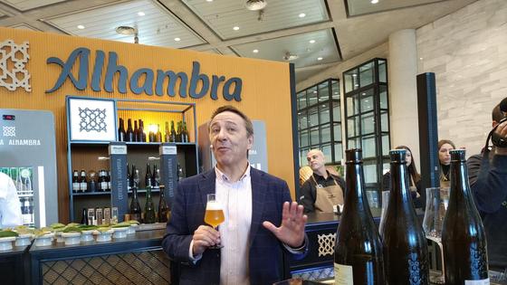 Nueva serie limitada de Cervezas Alhambra inspirada en su origen granadino