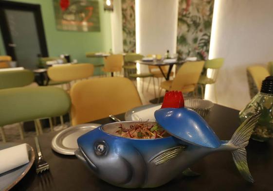Tartar de quisquilla de Argayo Espacio Gastronómico, servido en una vajilla elaborada especialmente por El Taller de Piñero, proveedor de los restaurantes más reconocidos de España.