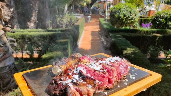 El restaurante de Granada con terraza y brasas para triunfar en primavera
