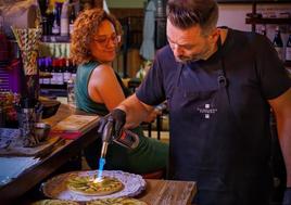 Cristóbal Gómez, famoso por su paso por la segunda edición de Masterchef, dio rienda suelta a su fogosa creatividad.