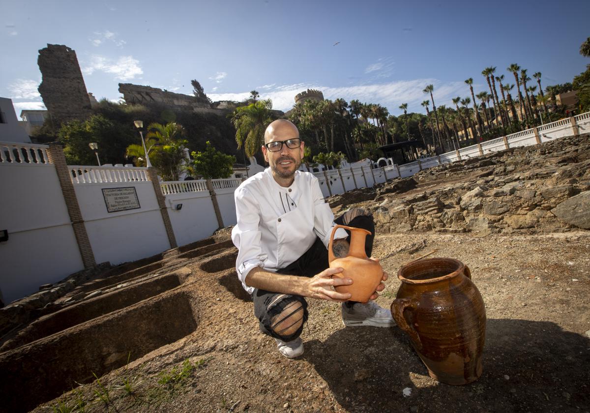 El chef Sergio González ha tenido que escarbar en la historia y en la arqueología para reproducir el garum que se elaboraba en esa misma tierra hace más de 2.000 años.