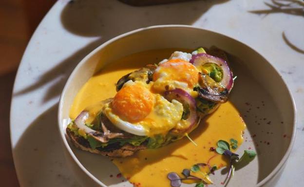 Una de las tostas gourmet de Epicureum.