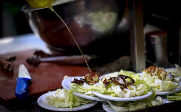 Las raciones de pulpo seco, listas para servir.