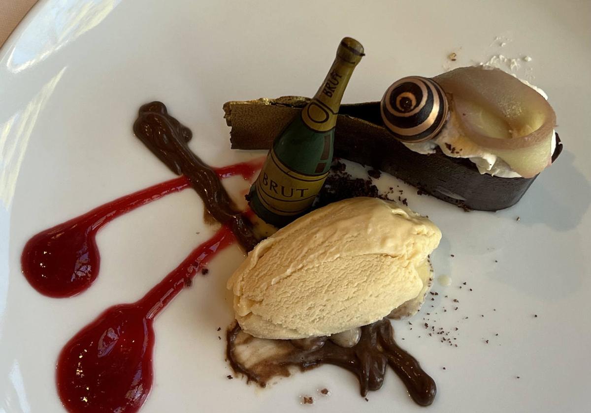 El postre de la primera comida del año, soberbia, en el restaurante del Parador de Granada.