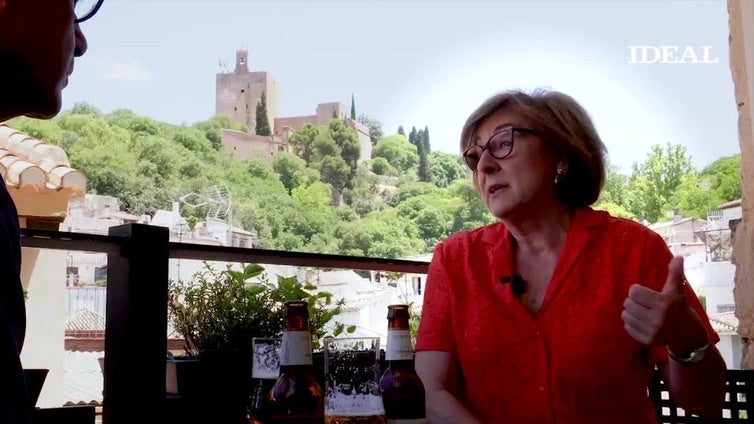 Una alhambra con Cándida Martínez