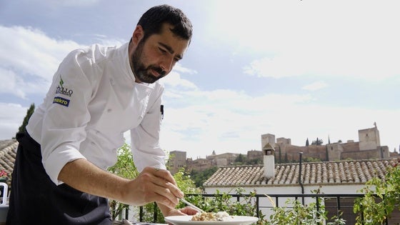 El chef que mezcla tradición y vanguardia con vistas a la Alhambra