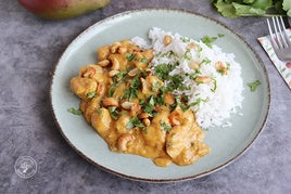 Receta de pollo con mango de la Costa Tropical, coco y curry