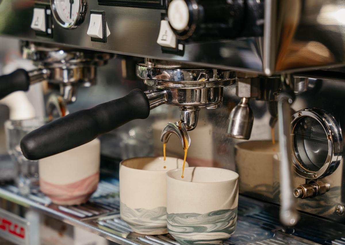 Imagen secundaria 1 - La alta cocina llega al café en Granada