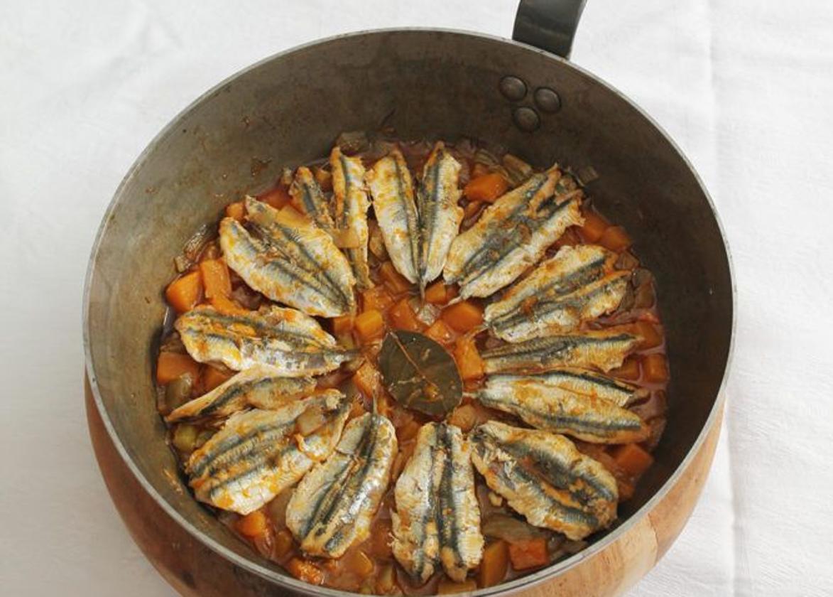 Salamandroña tradicional de sardinas y calabaza