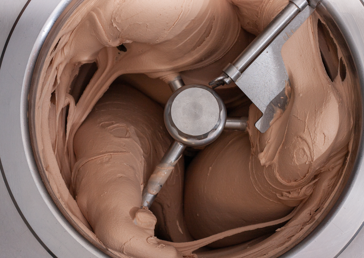 Imagen secundaria 1 - Alfonso Malpica y los helados de Dolce Cornetto.