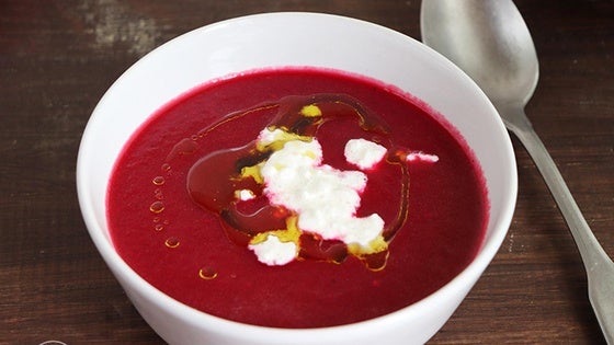 Crema fría de sandía y tomate con remolacha